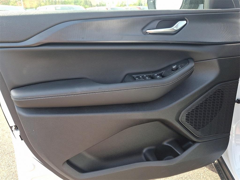new 2025 Jeep Grand Cherokee L car, priced at $45,972