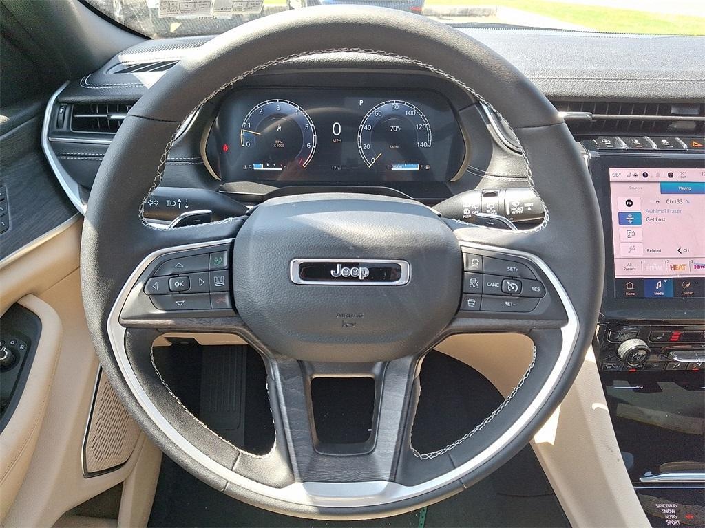 new 2025 Jeep Grand Cherokee car, priced at $48,559