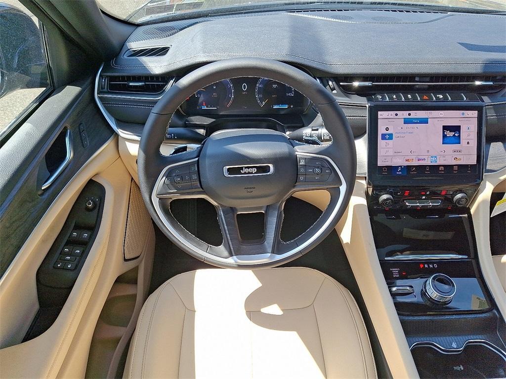 new 2025 Jeep Grand Cherokee car, priced at $51,732