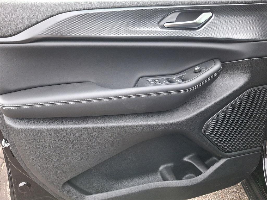 new 2025 Jeep Grand Cherokee L car, priced at $41,843