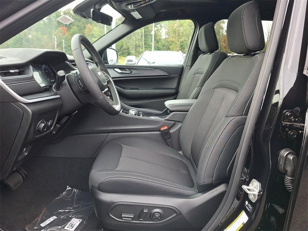 new 2025 Jeep Grand Cherokee L car, priced at $41,843