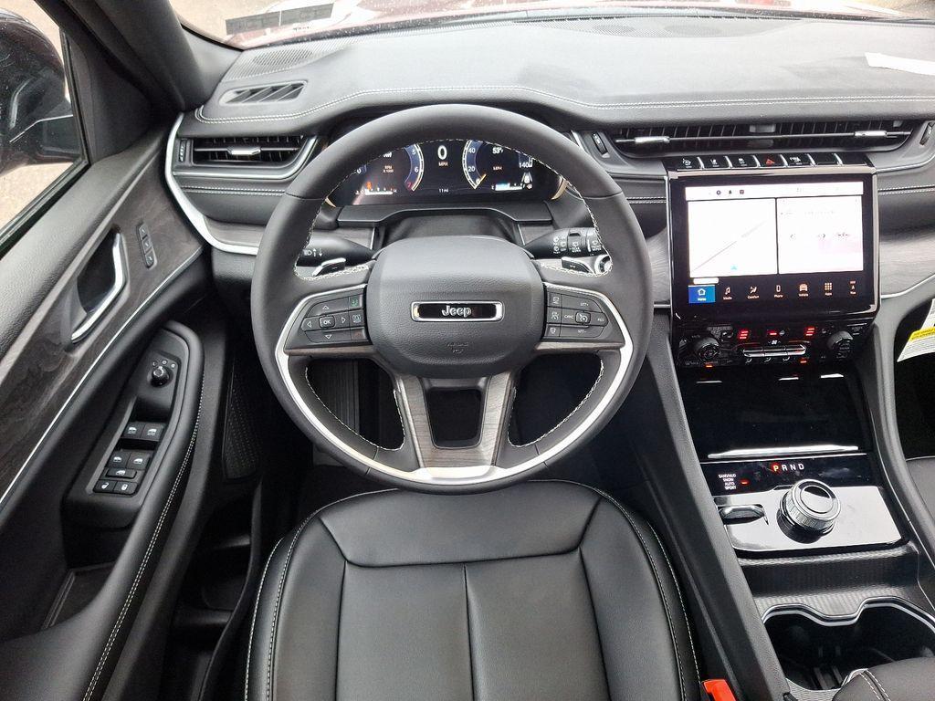 new 2024 Jeep Grand Cherokee car, priced at $50,251