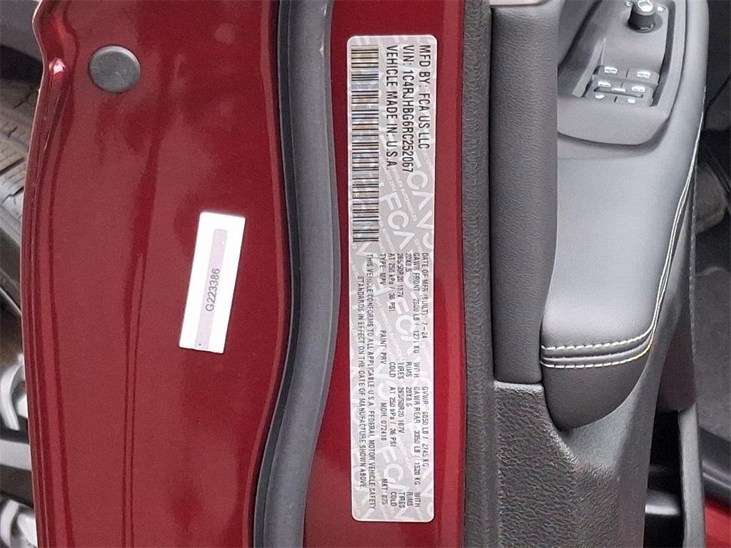 new 2024 Jeep Grand Cherokee car, priced at $50,251