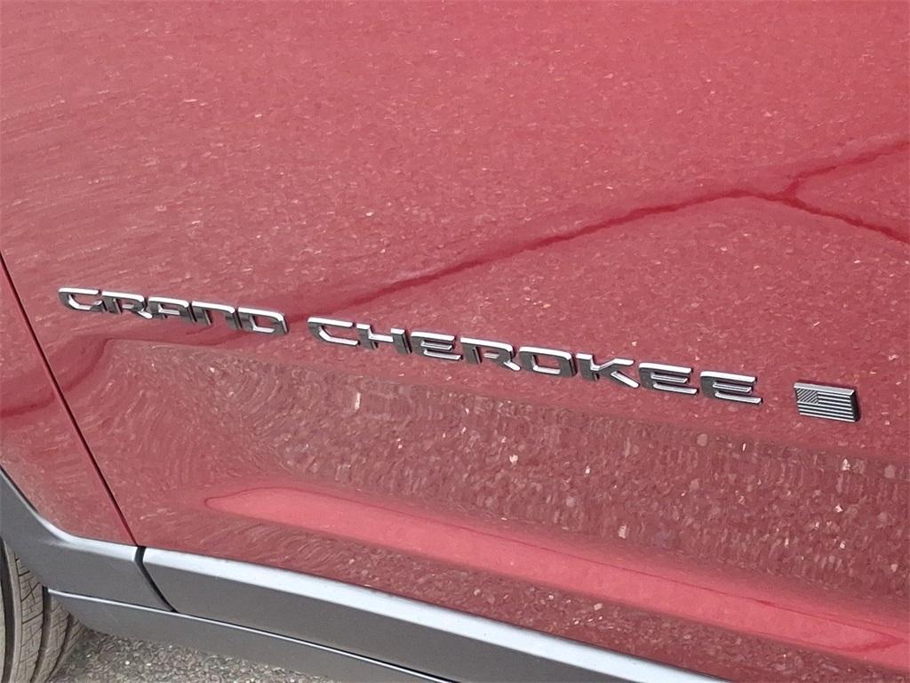 new 2024 Jeep Grand Cherokee car, priced at $50,251