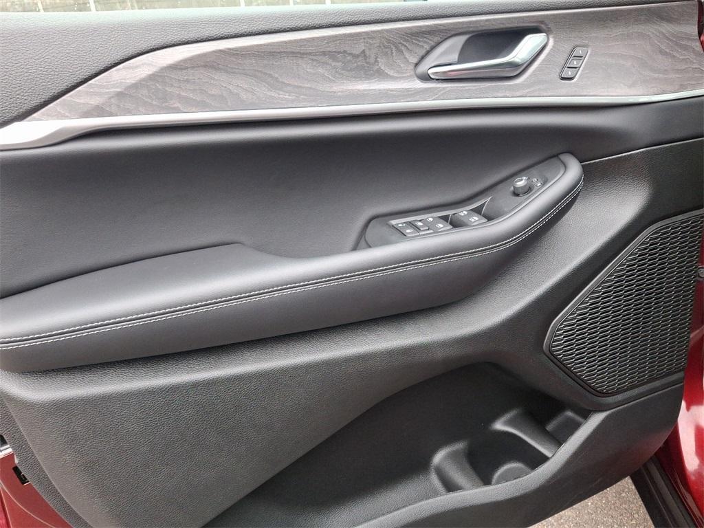 new 2024 Jeep Grand Cherokee car, priced at $50,251