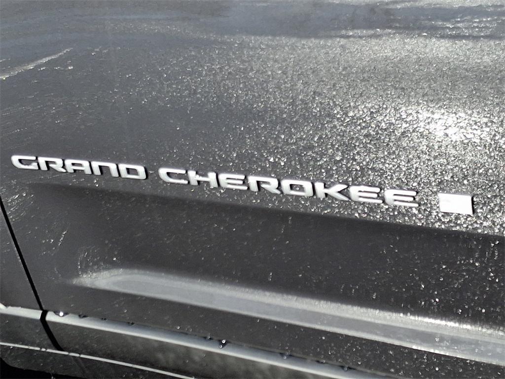 new 2025 Jeep Grand Cherokee car, priced at $37,074