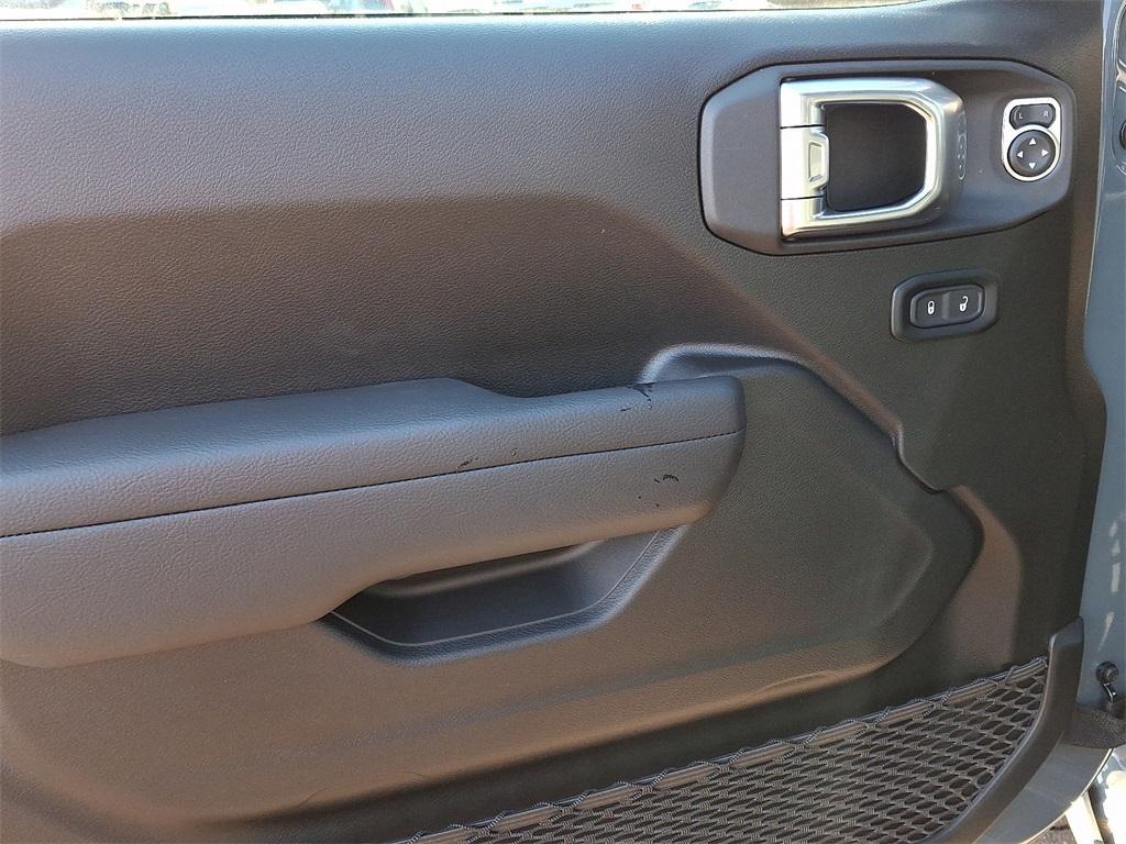 new 2025 Jeep Gladiator car, priced at $46,368