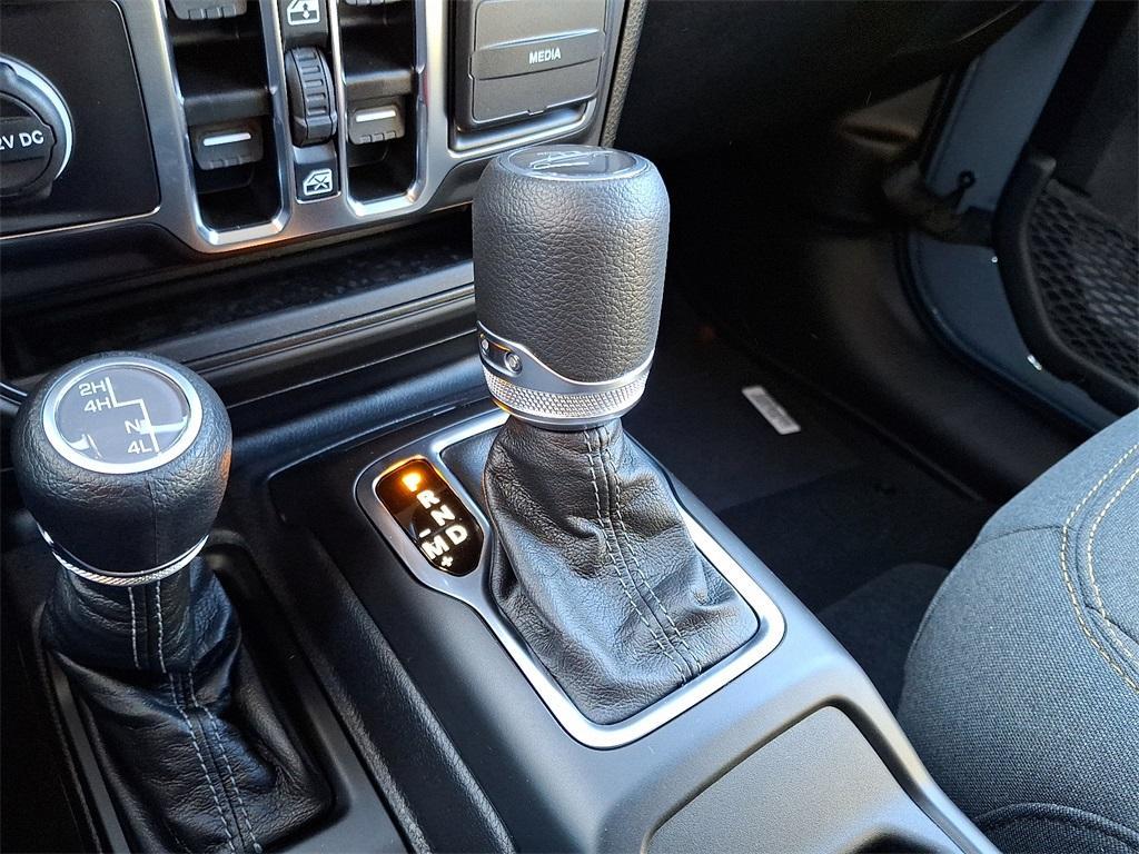 new 2025 Jeep Gladiator car, priced at $46,368