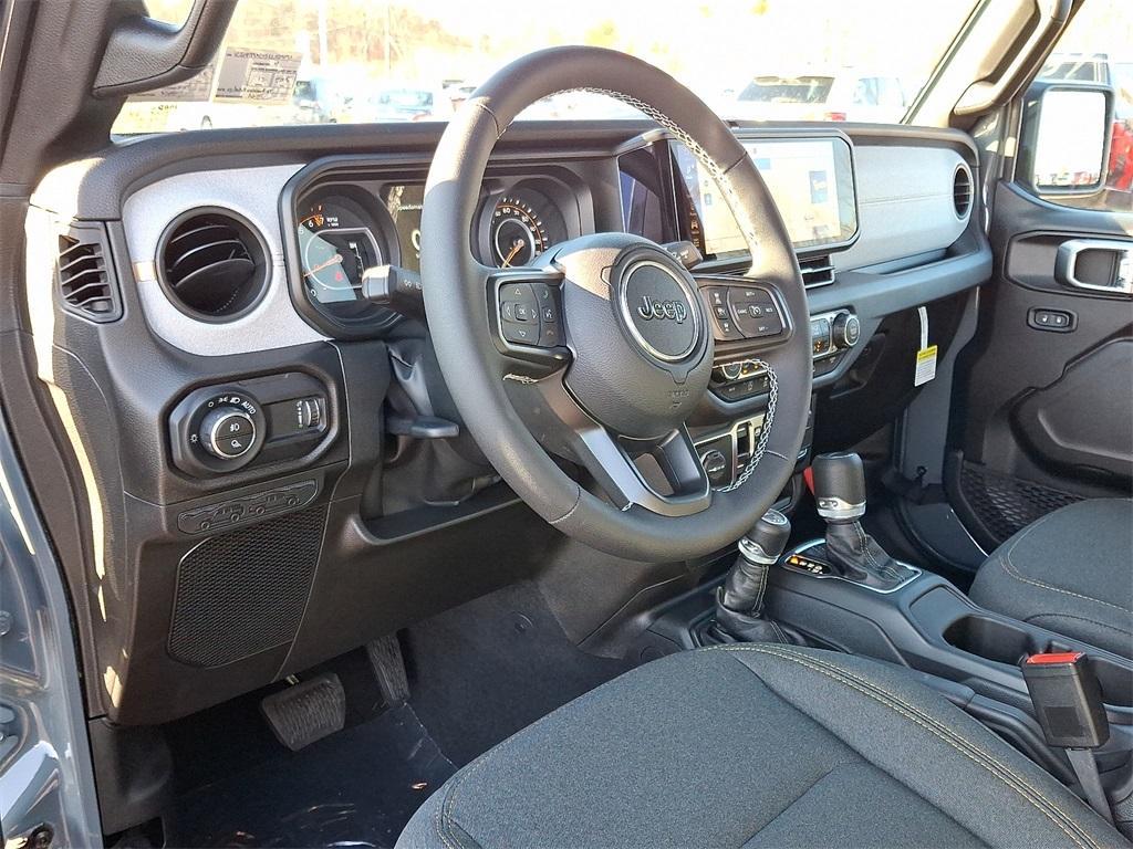 new 2025 Jeep Gladiator car, priced at $46,368