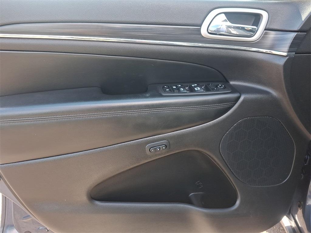 used 2021 Jeep Grand Cherokee car, priced at $27,995