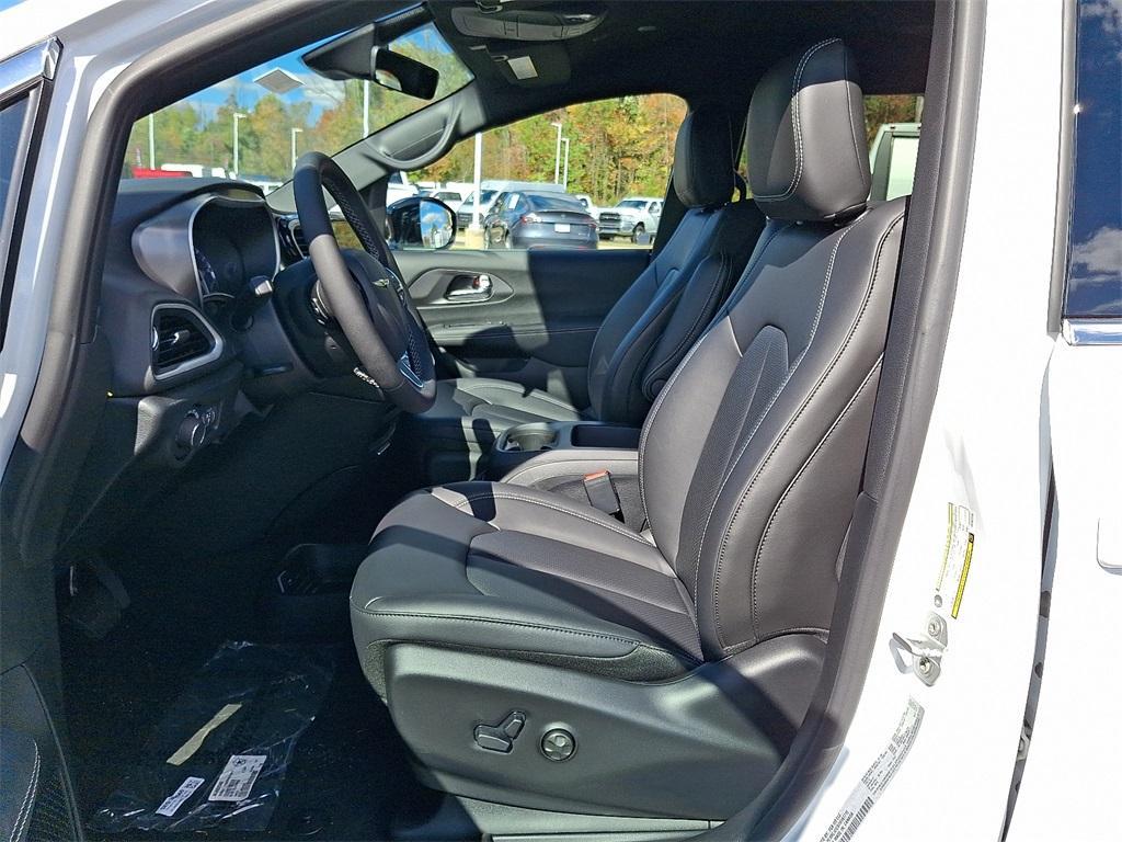 new 2026 Chrysler Voyager car