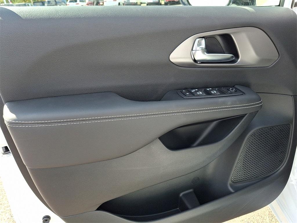 new 2026 Chrysler Voyager car