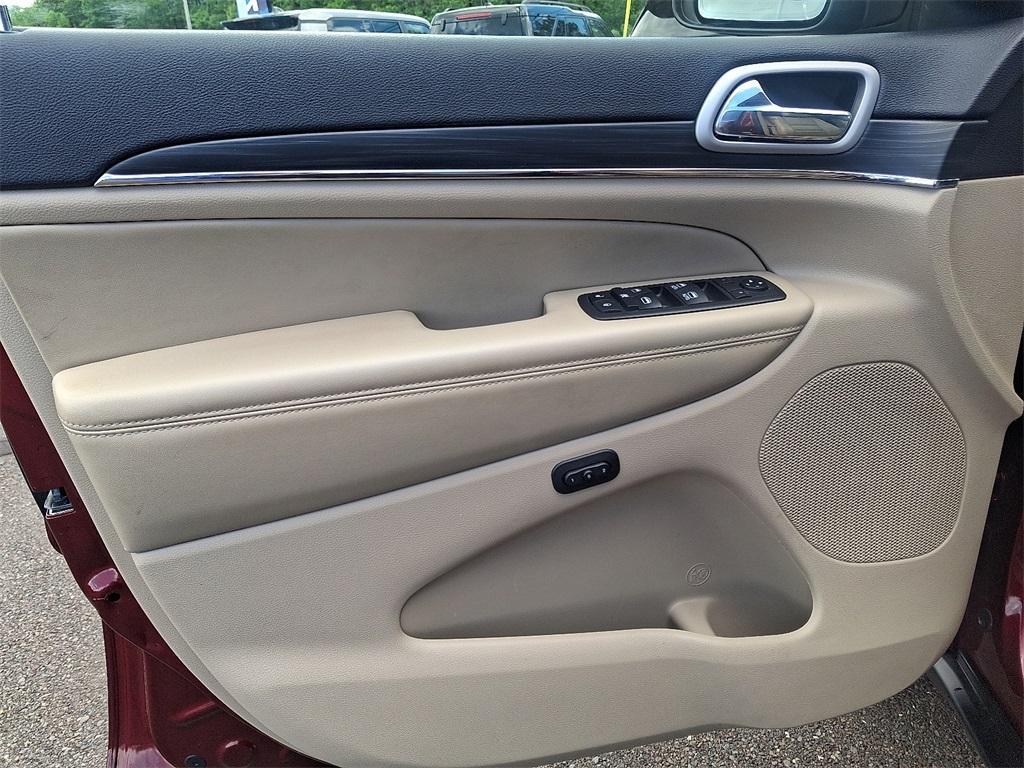used 2021 Jeep Grand Cherokee car, priced at $28,355