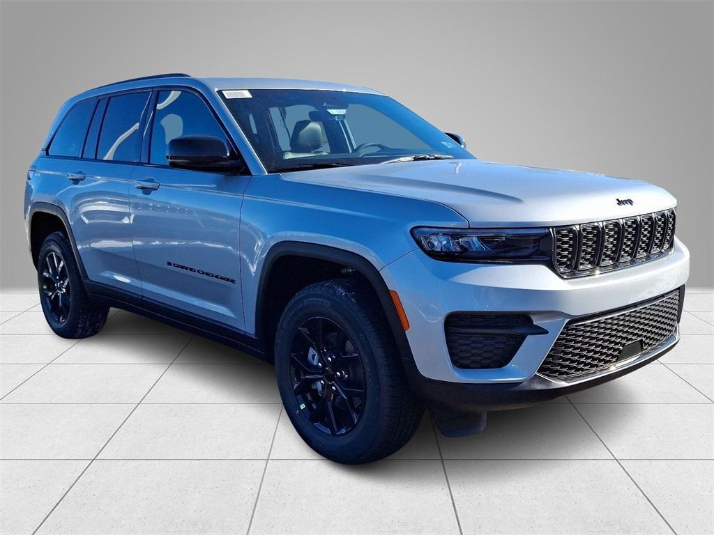 new 2025 Jeep Grand Cherokee car, priced at $40,992