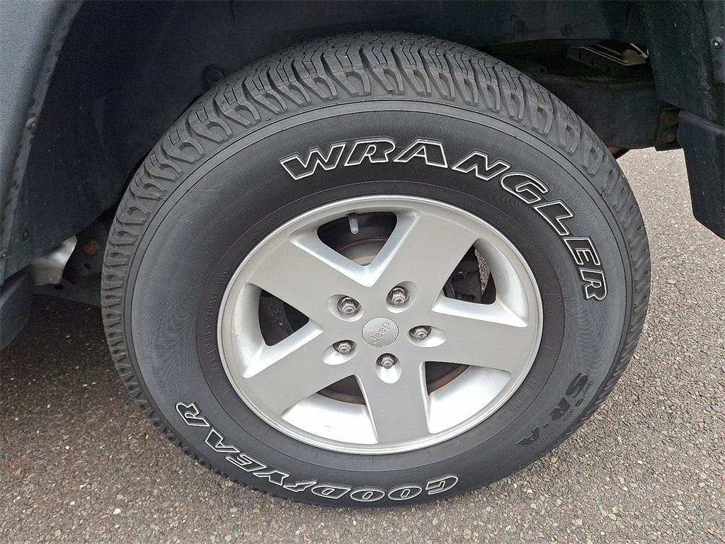 used 2015 Jeep Wrangler Unlimited car, priced at $17,593