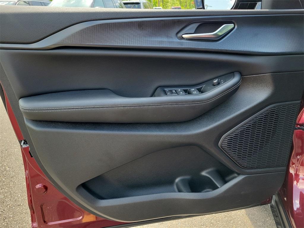 new 2024 Jeep Grand Cherokee L car, priced at $46,831