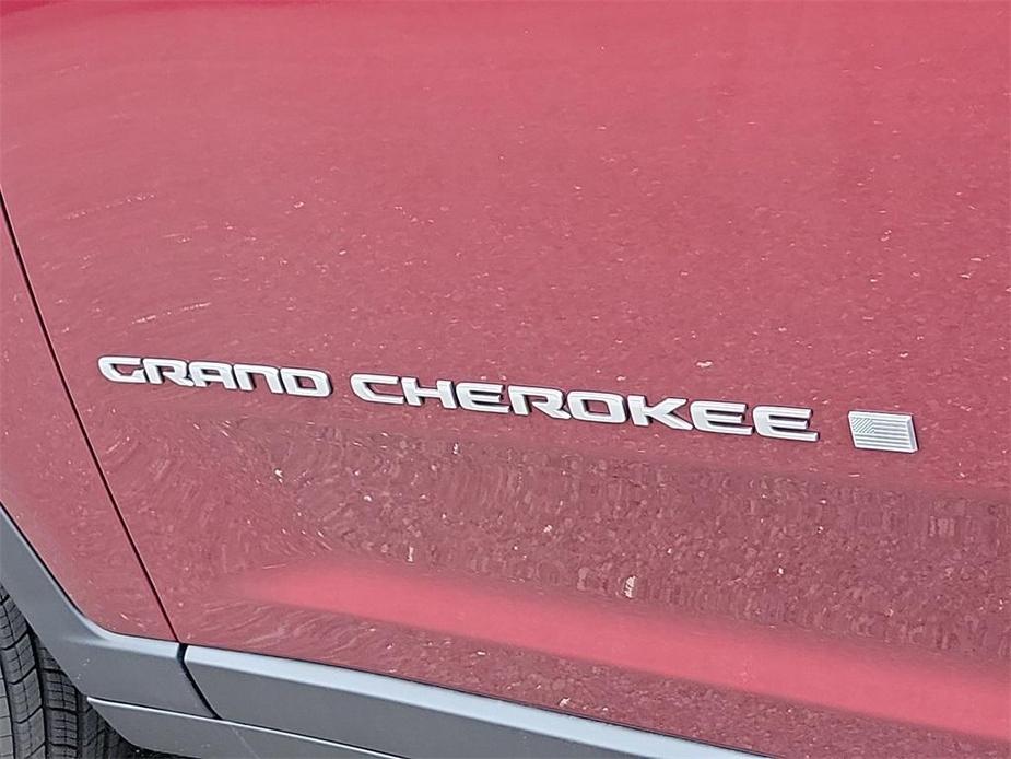 new 2025 Jeep Grand Cherokee car, priced at $38,690