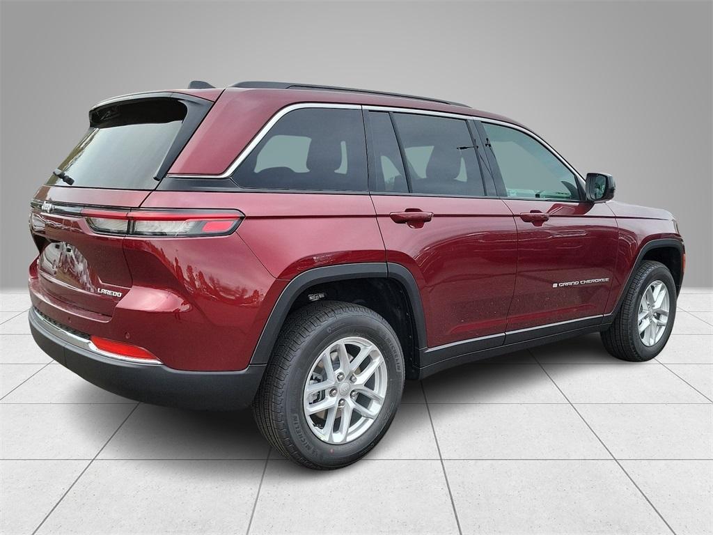 new 2025 Jeep Grand Cherokee car, priced at $38,690