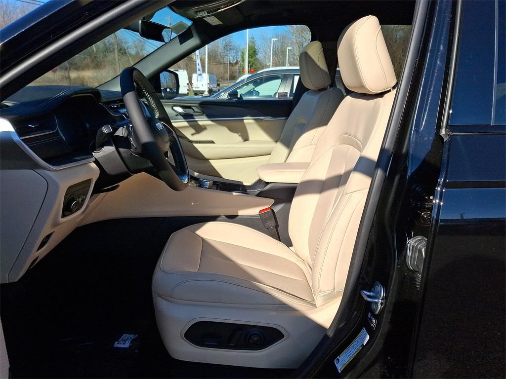 new 2025 Jeep Grand Cherokee L car, priced at $50,425