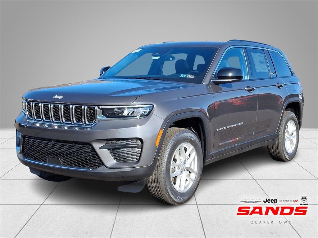 new 2025 Jeep Grand Cherokee car, priced at $38,690