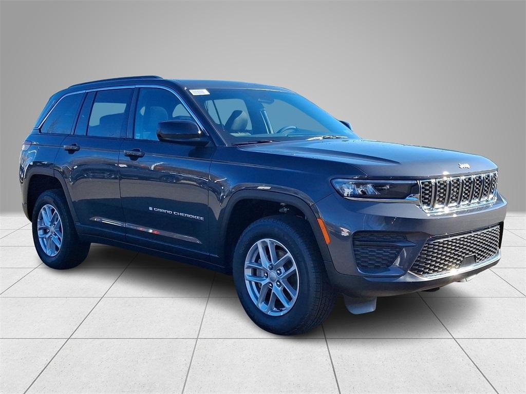 new 2025 Jeep Grand Cherokee car, priced at $38,690