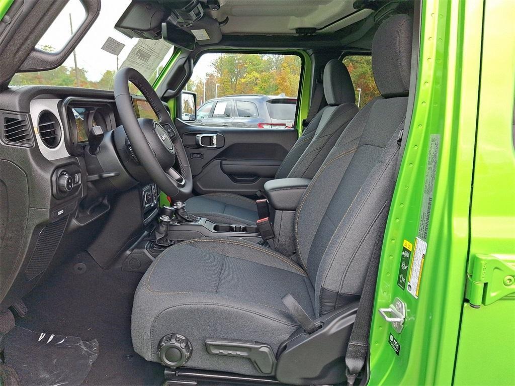 new 2025 Jeep Gladiator car, priced at $52,131