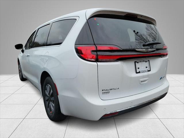new 2024 Chrysler Pacifica Hybrid car, priced at $48,567