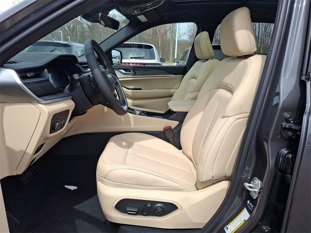 new 2025 Jeep Grand Cherokee L car, priced at $52,181