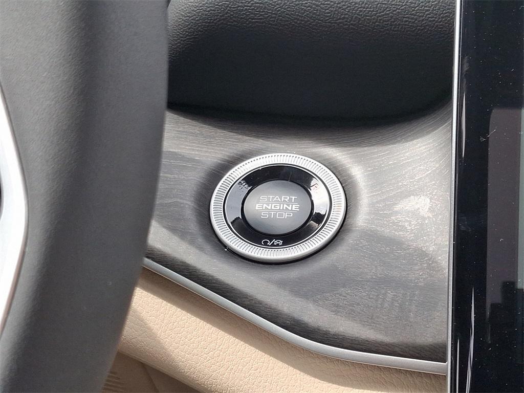 new 2025 Jeep Grand Cherokee L car, priced at $52,181