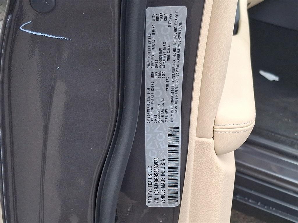 new 2025 Jeep Grand Cherokee L car, priced at $52,181