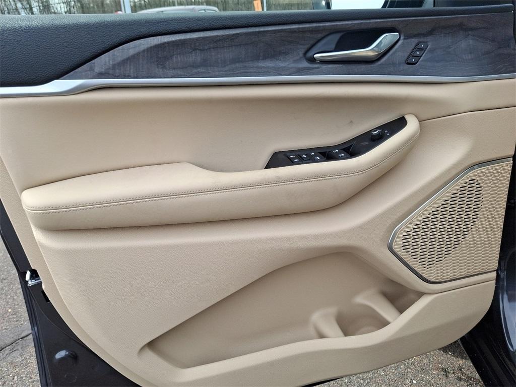 new 2025 Jeep Grand Cherokee L car, priced at $52,181