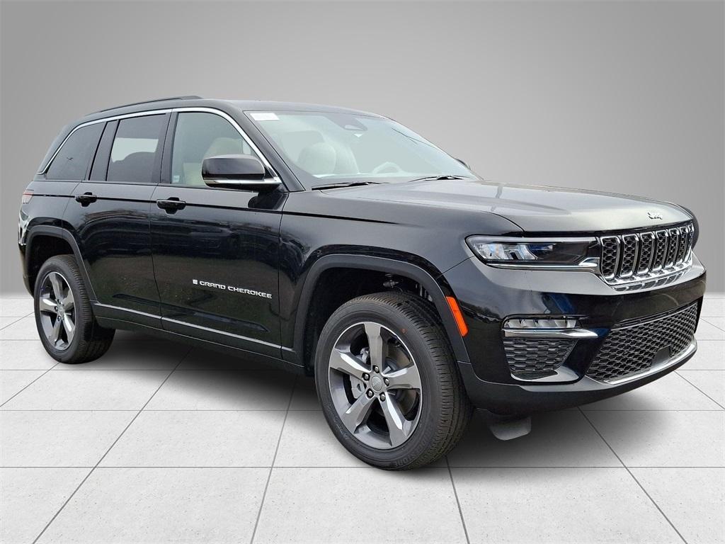 new 2025 Jeep Grand Cherokee car, priced at $46,777