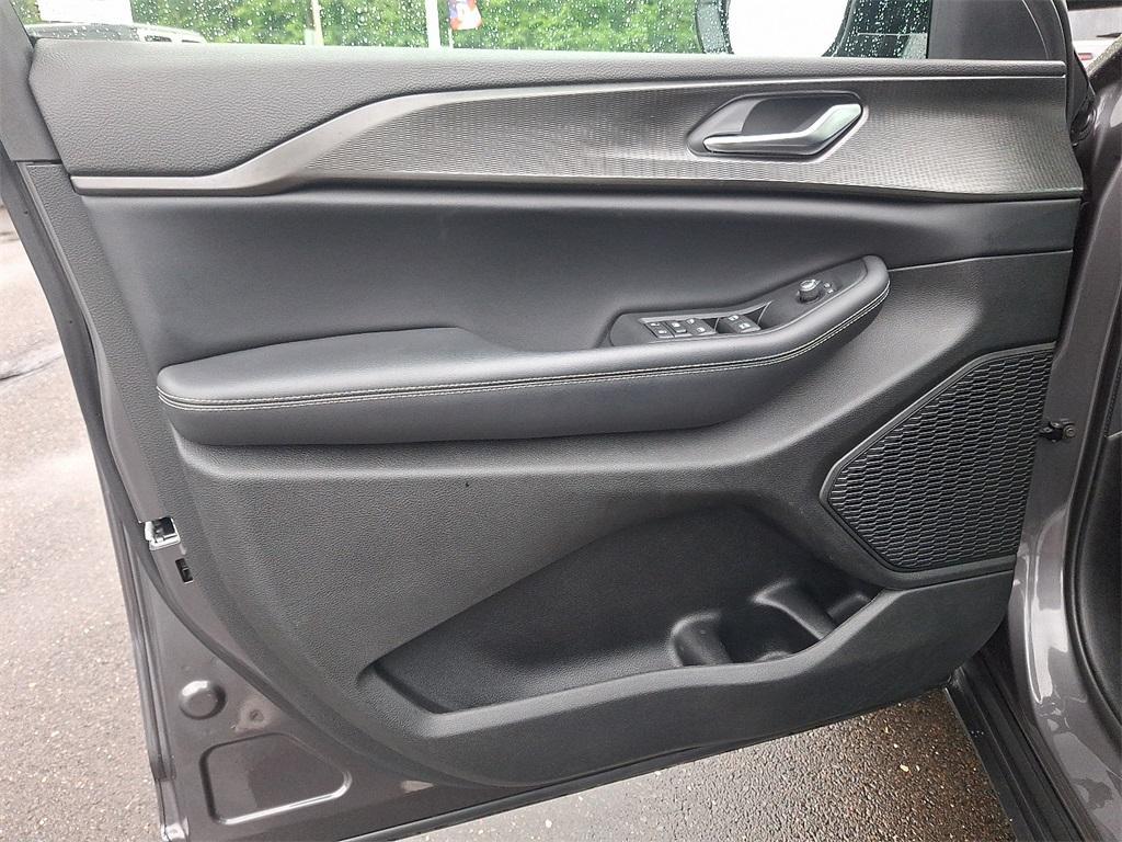 used 2023 Jeep Grand Cherokee L car, priced at $34,663