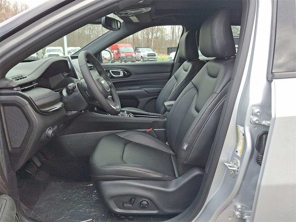 new 2025 Jeep Compass car, priced at $35,838