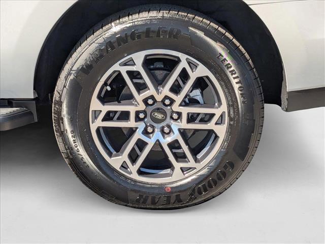 new 2025 Ford Expedition car, priced at $65,391