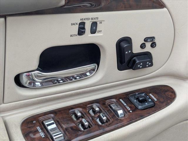 used 2000 Lincoln Town Car car, priced at $9,599