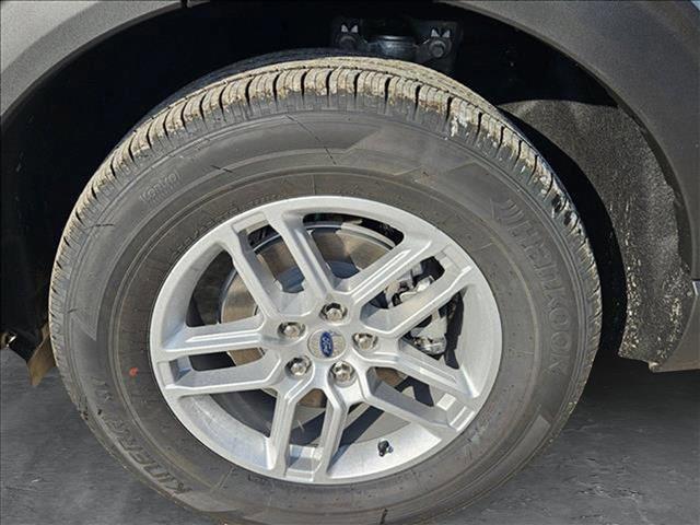 new 2025 Ford Explorer car, priced at $40,191