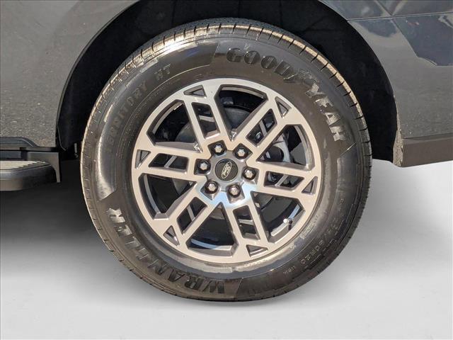 new 2025 Ford Expedition car, priced at $60,991