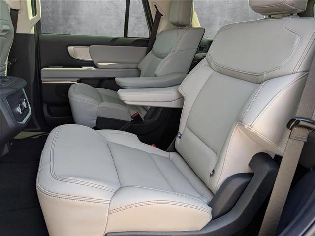 new 2025 Ford Expedition car, priced at $68,705