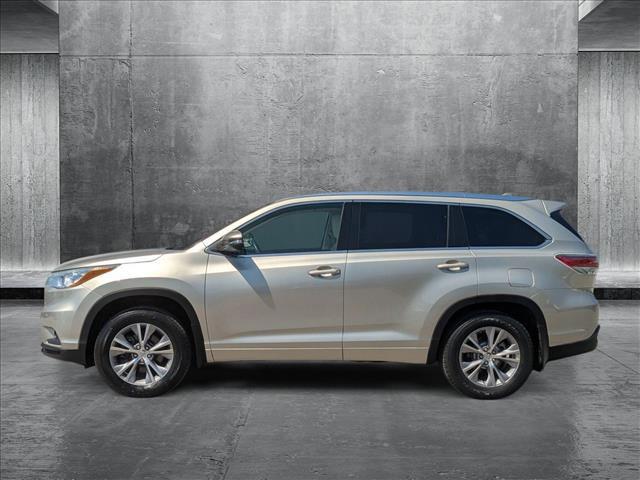 used 2015 Toyota Highlander car, priced at $20,991