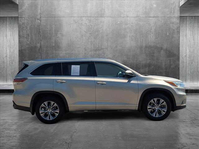 used 2015 Toyota Highlander car, priced at $20,991