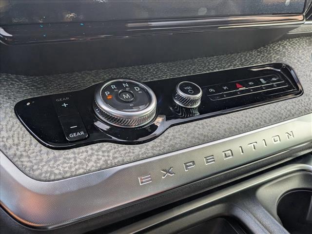 new 2025 Ford Expedition car, priced at $81,471
