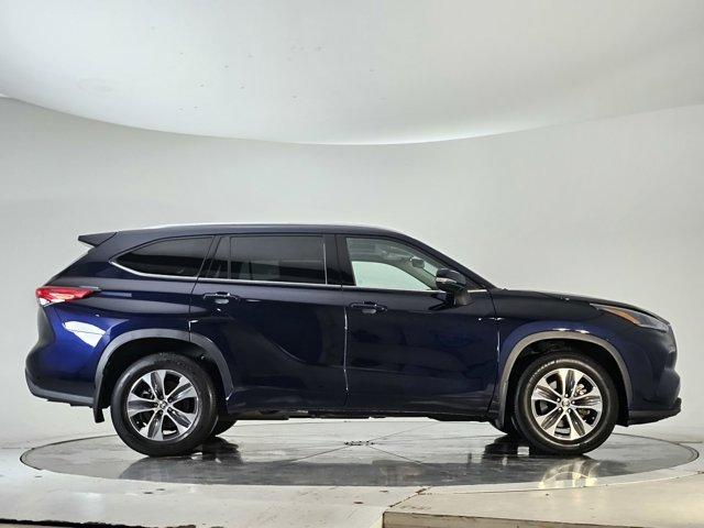 used 2021 Toyota Highlander car, priced at $34,797