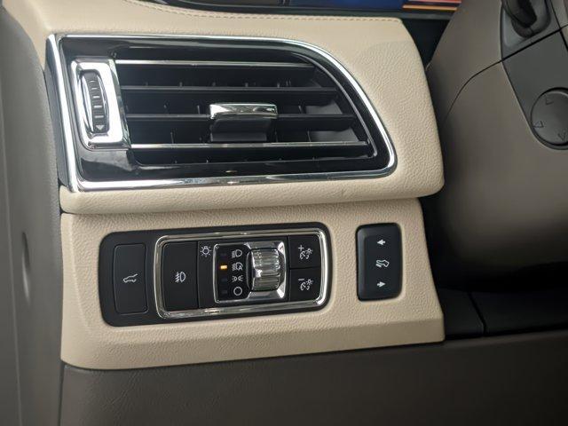 used 2024 Lincoln Navigator car, priced at $79,998
