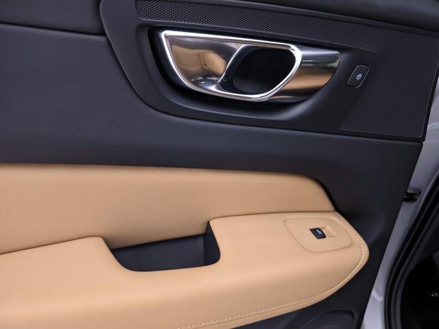 used 2022 Volvo XC60 car, priced at $38,989