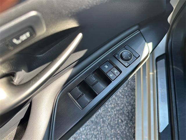used 2019 Lexus ES 350 car, priced at $28,410