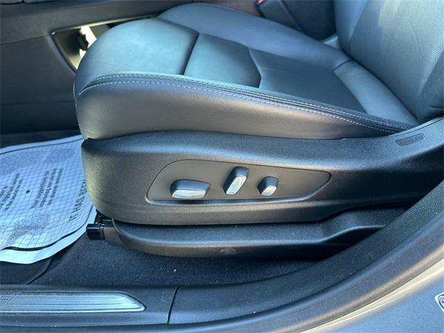 used 2023 Cadillac XT5 car, priced at $34,885