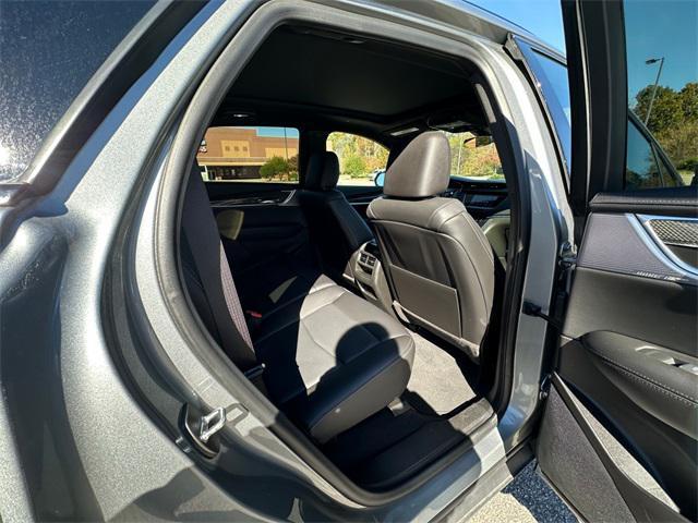 used 2023 Cadillac XT5 car, priced at $34,885