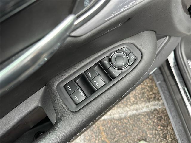 used 2022 Cadillac XT5 car, priced at $30,650
