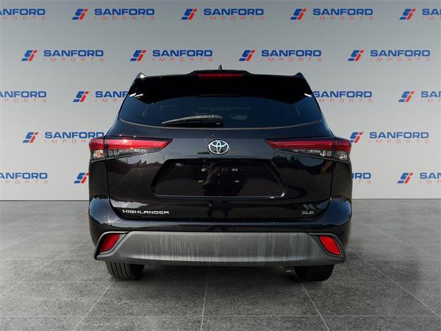 used 2021 Toyota Highlander car, priced at $28,599